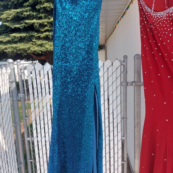 Dress - Picture 3 of 11